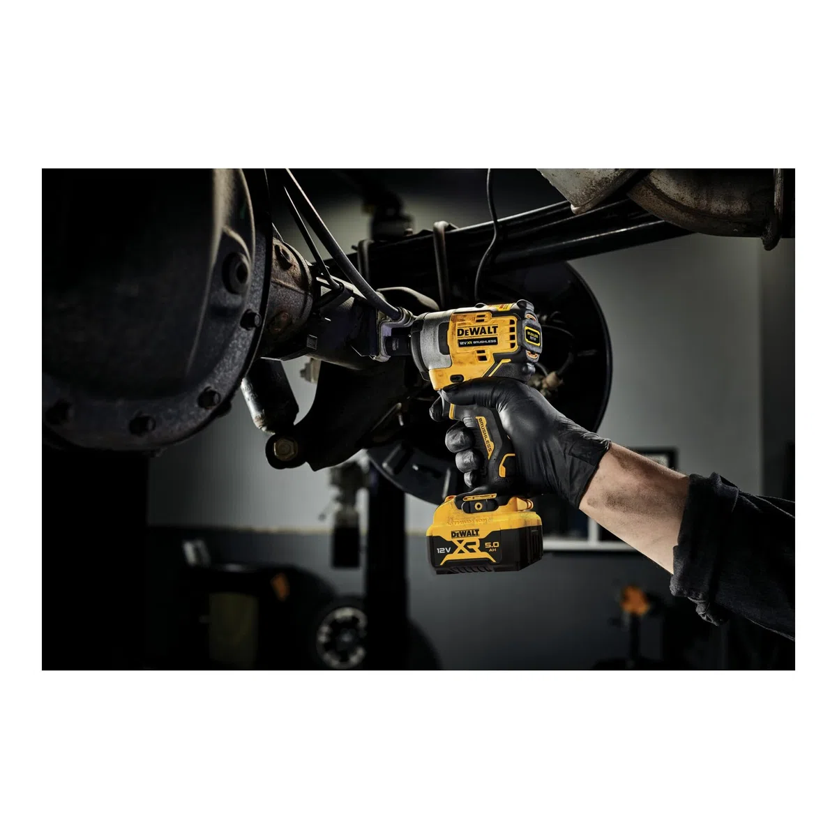 DEWALT DCF901P2-QW - Llave Impacto sin escobillas XR 12V 1/2" 340Nm con 2 baterías Li-Ion 5Ah y maletín TSTAK
